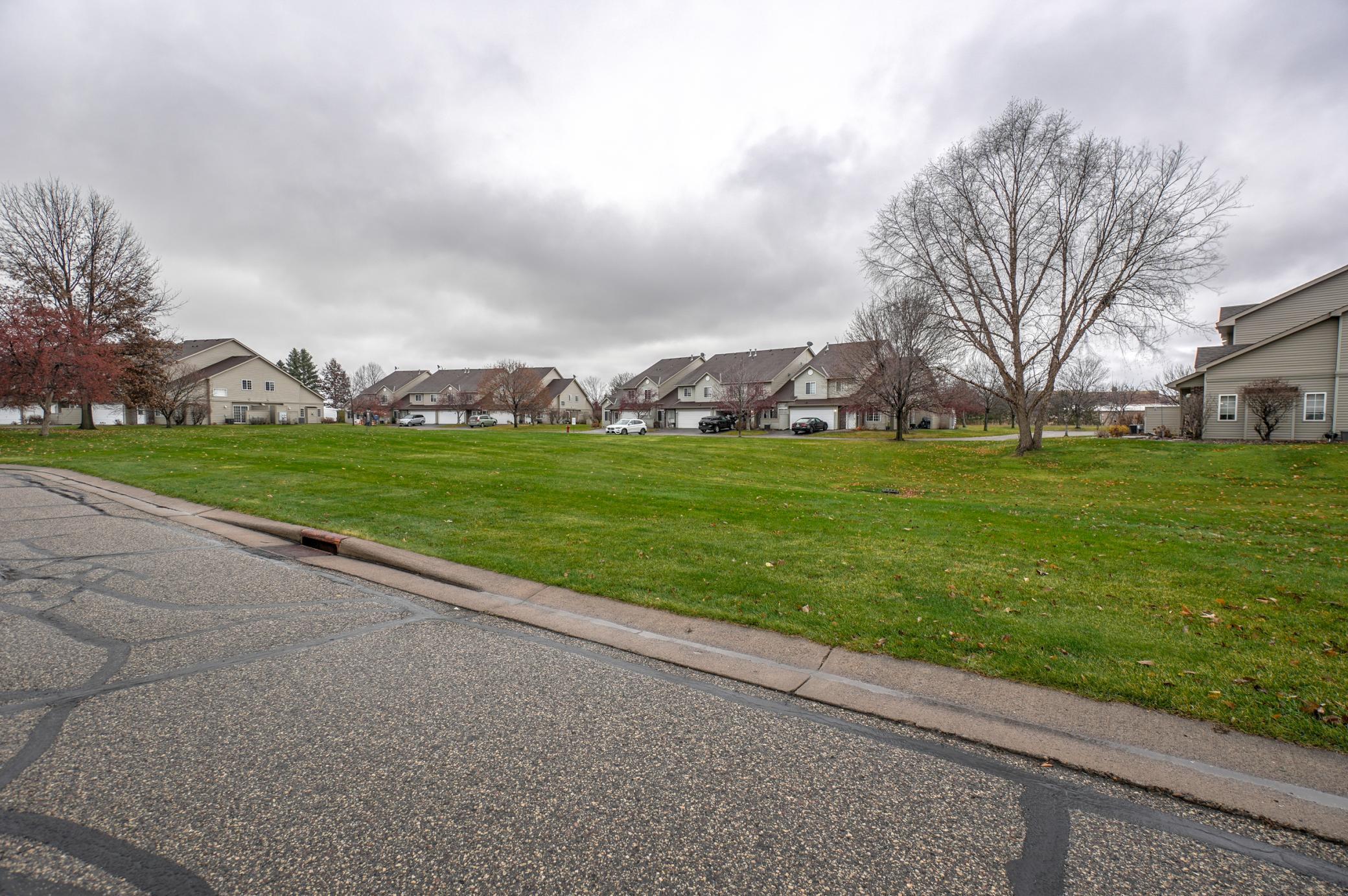 2405 Oakridge Circle