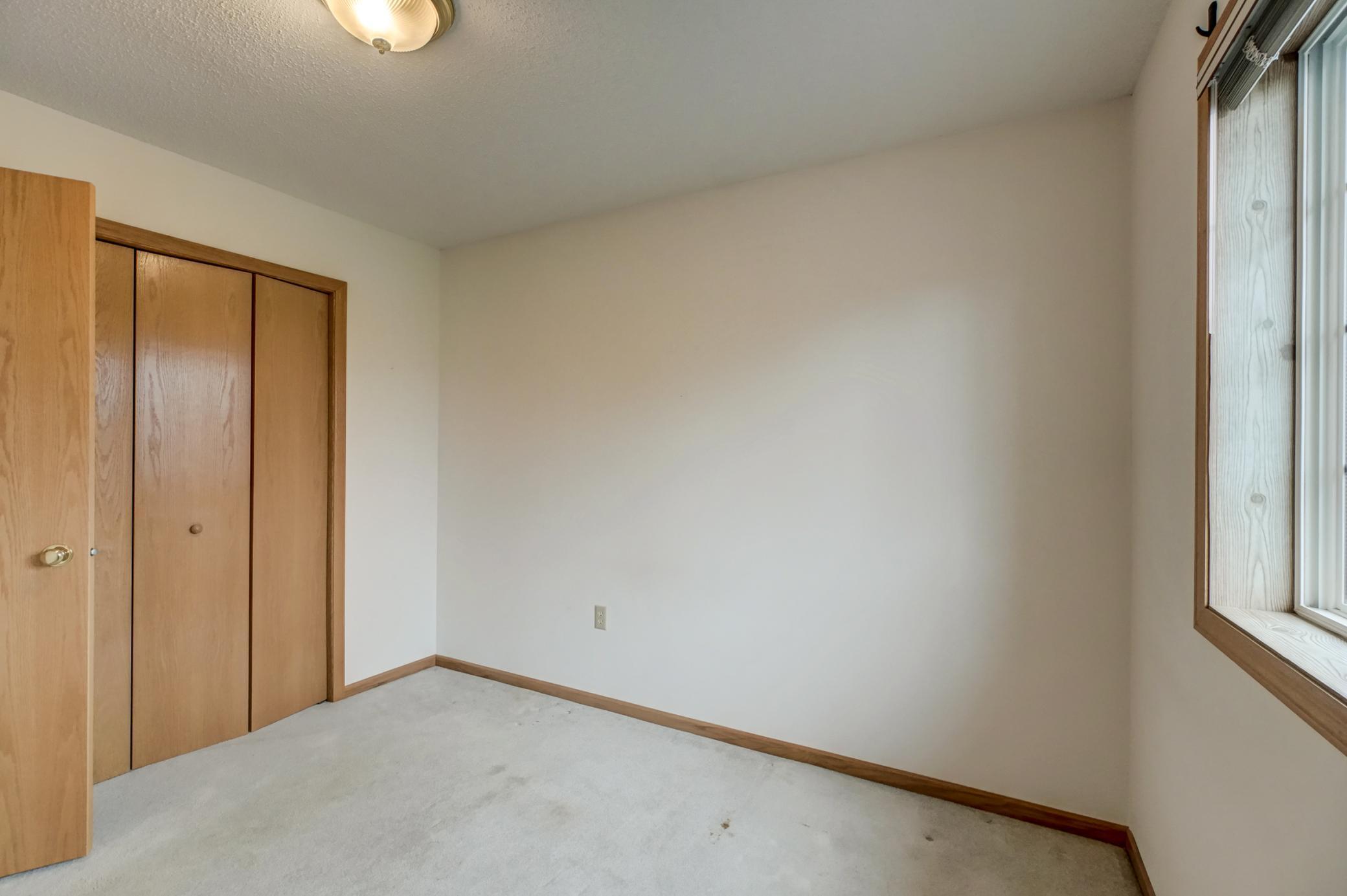 2405 Oakridge Circle