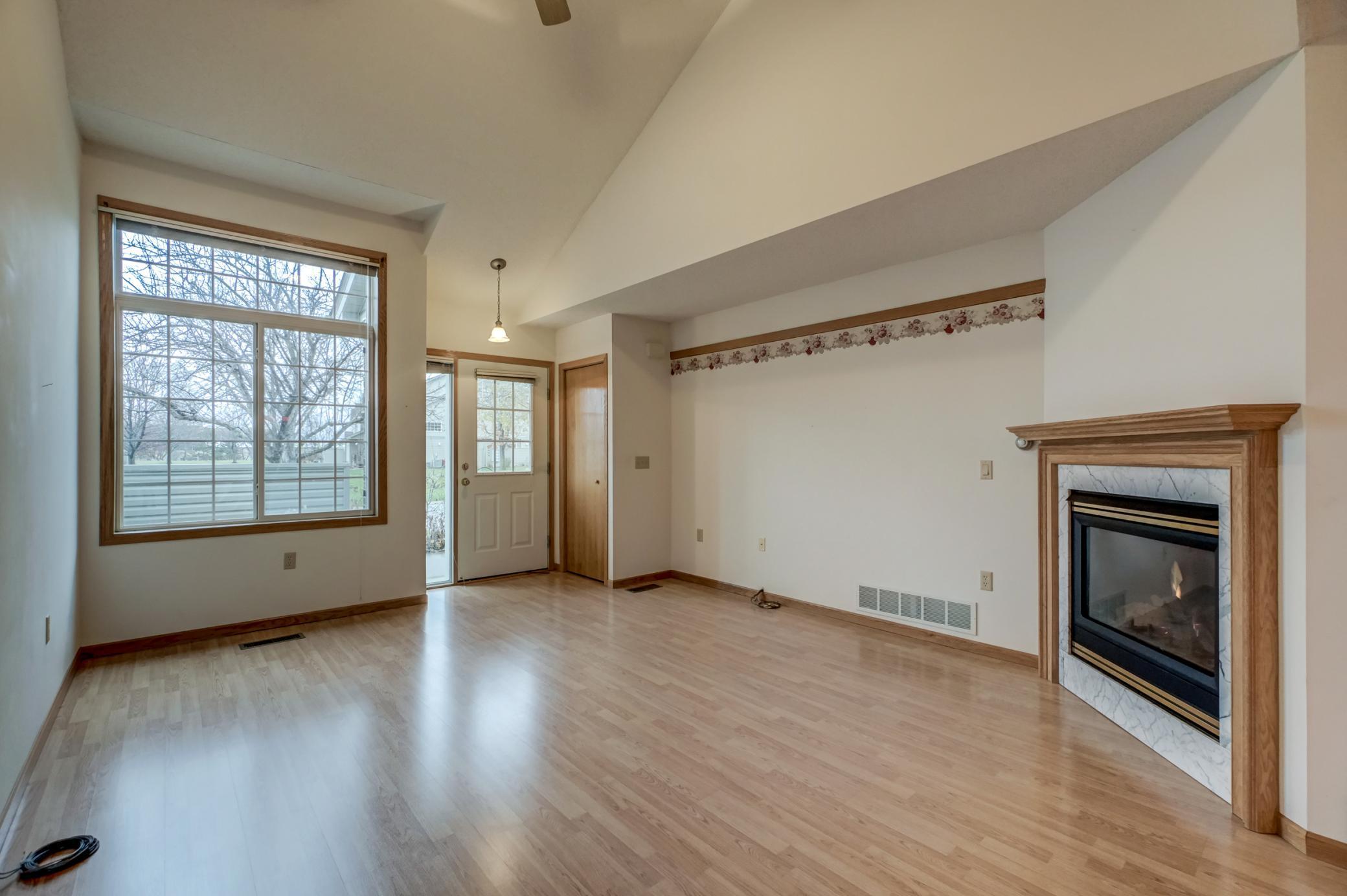 2405 Oakridge Circle