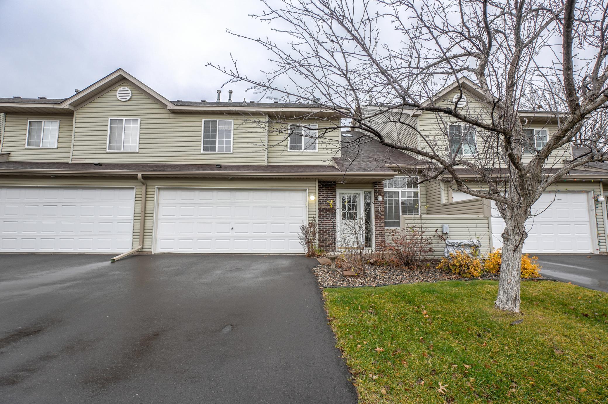2405 Oakridge Circle