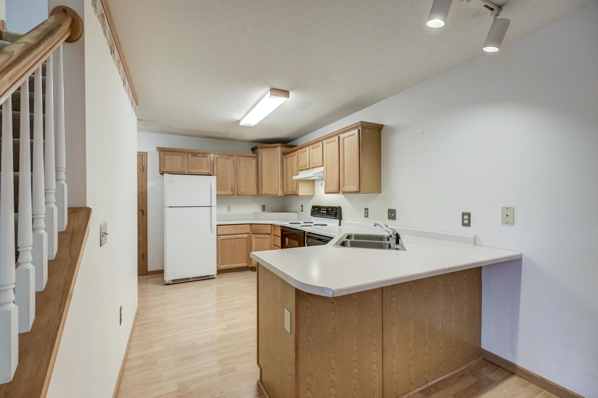 2405 Oakridge Circle
