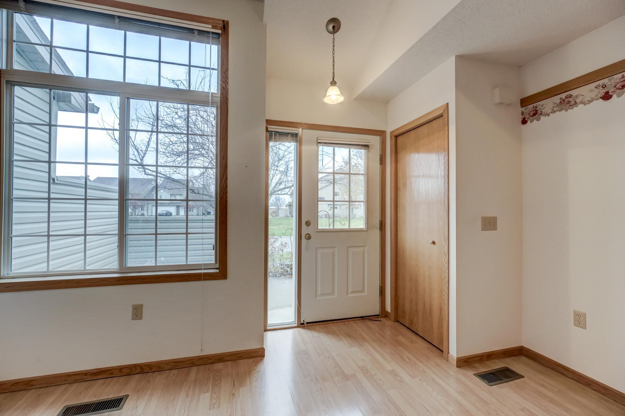 2405 Oakridge Circle