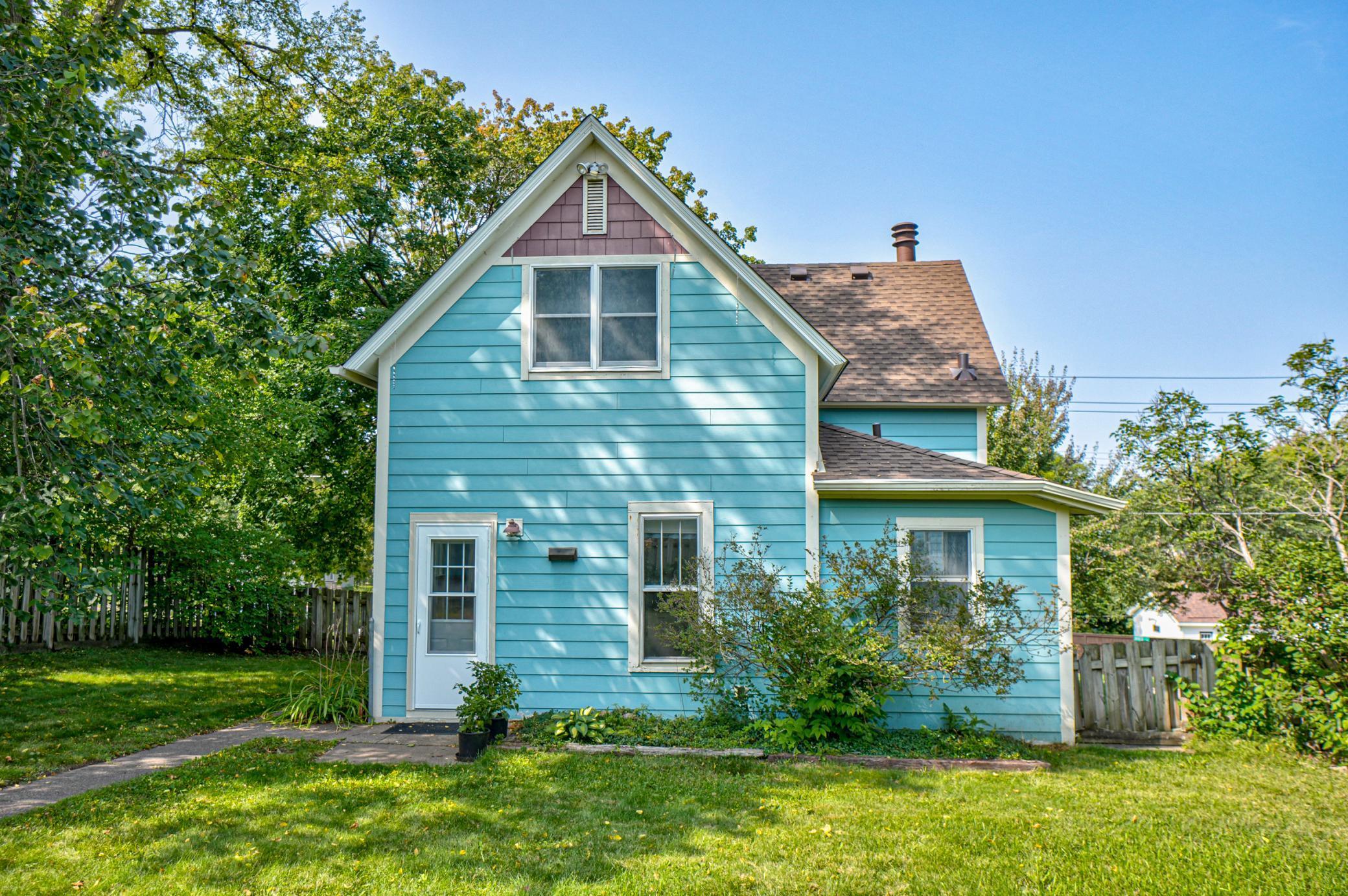 738 9th Street