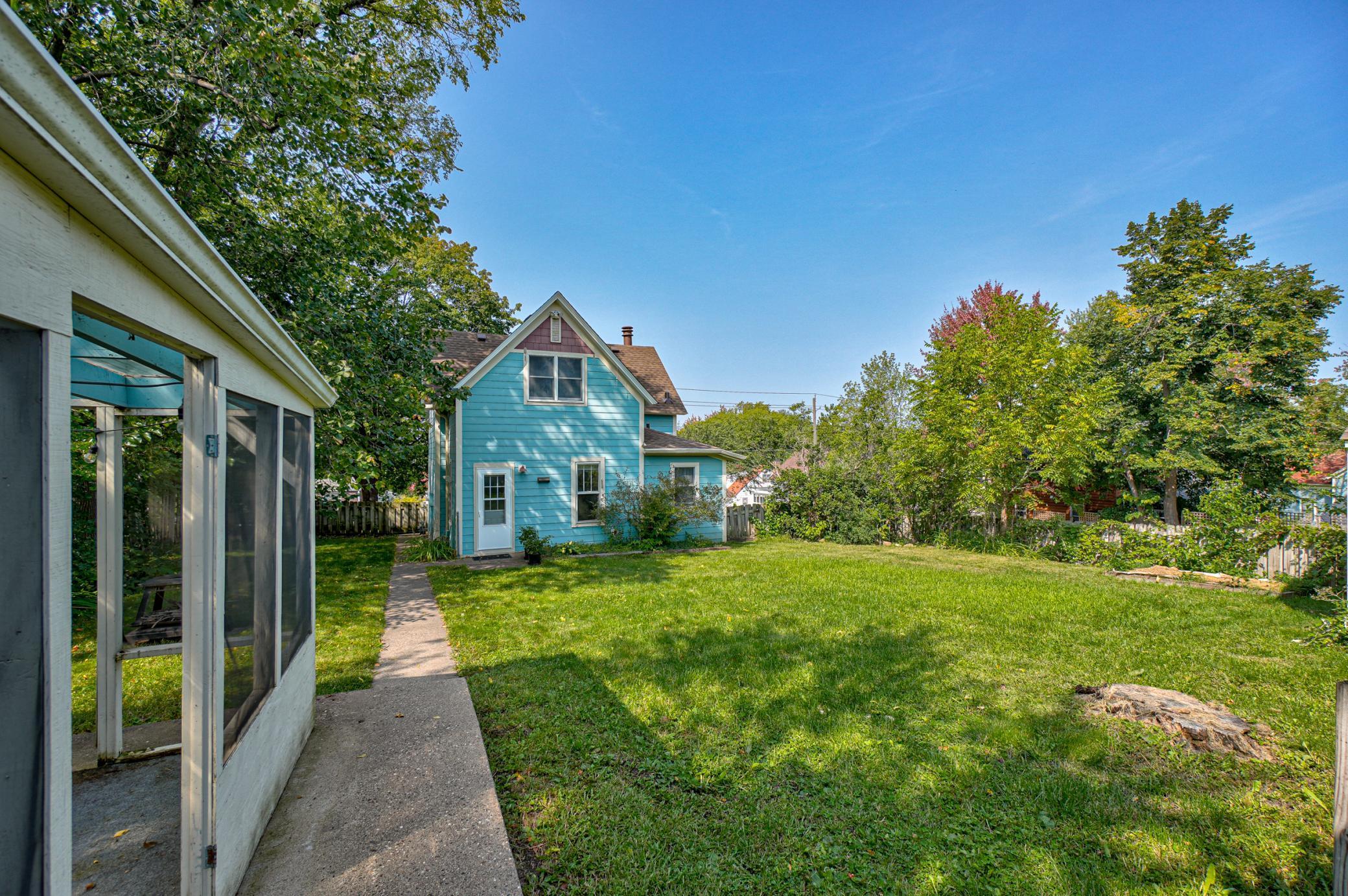 738 9th Street