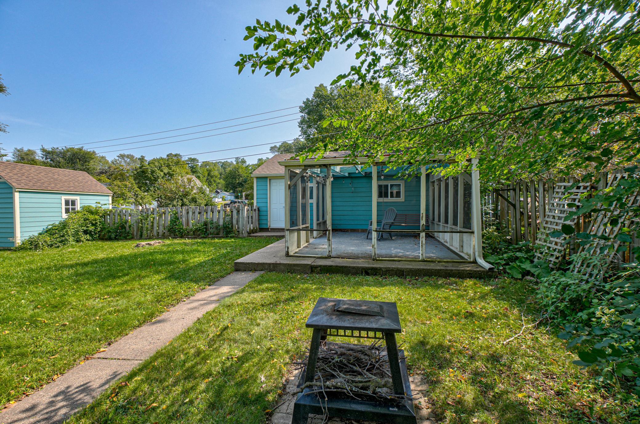 738 9th Street