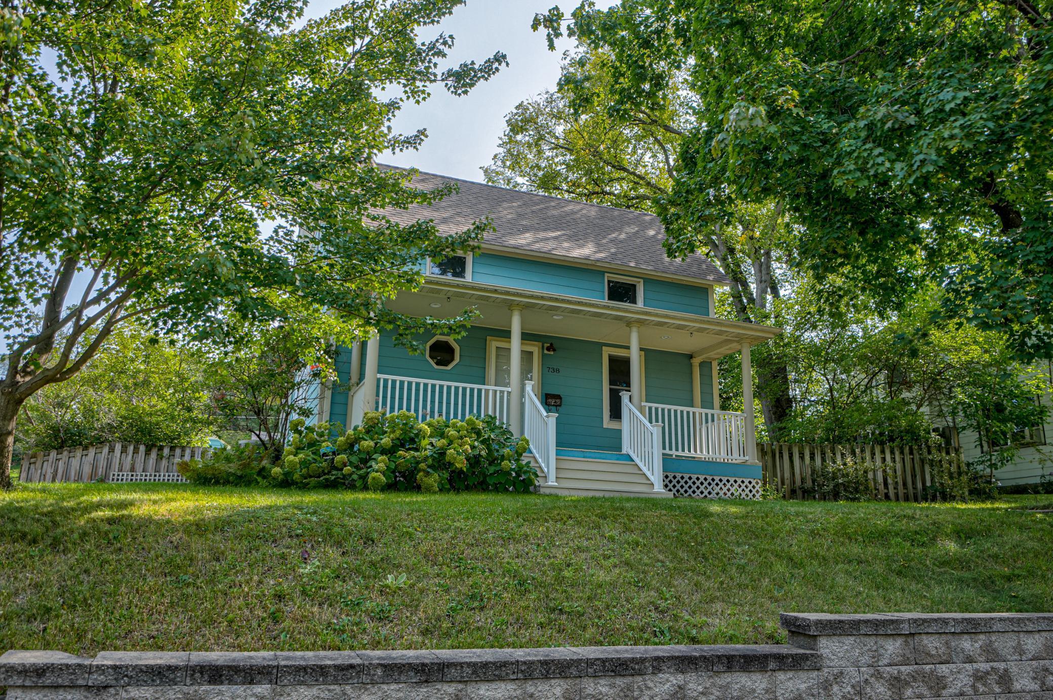 738 9th Street