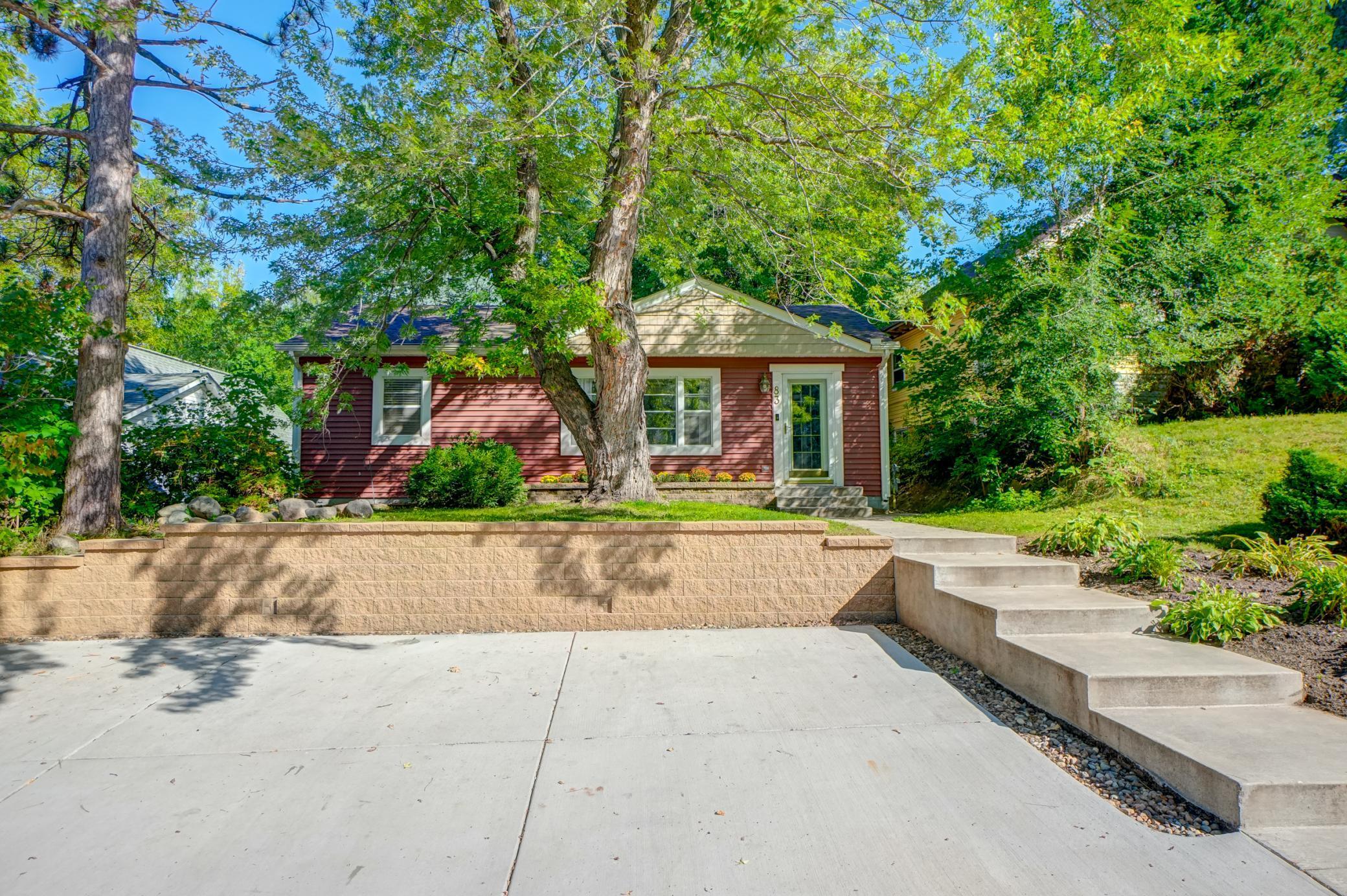 83 Dahlia Street