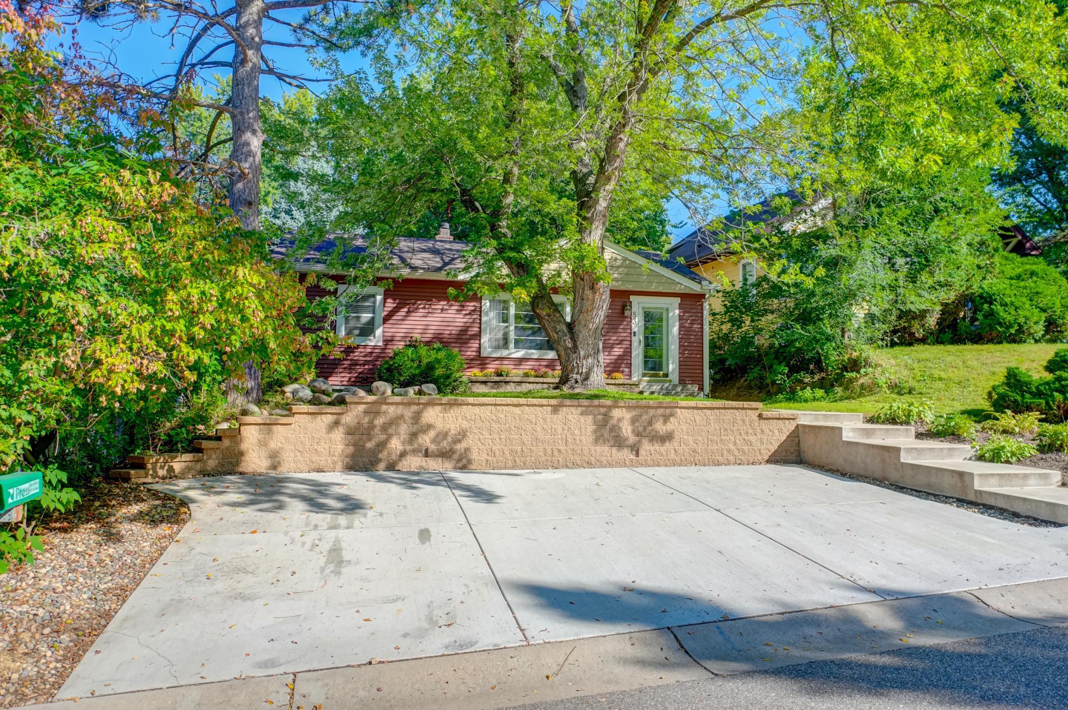 83 Dahlia Street