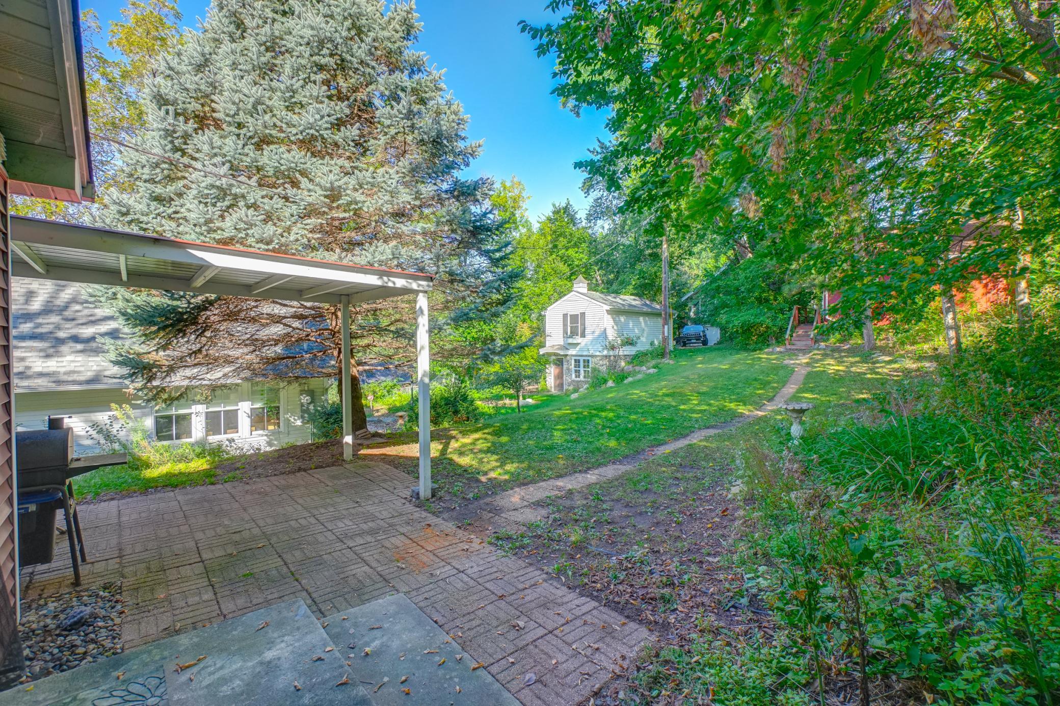 83 Dahlia Street