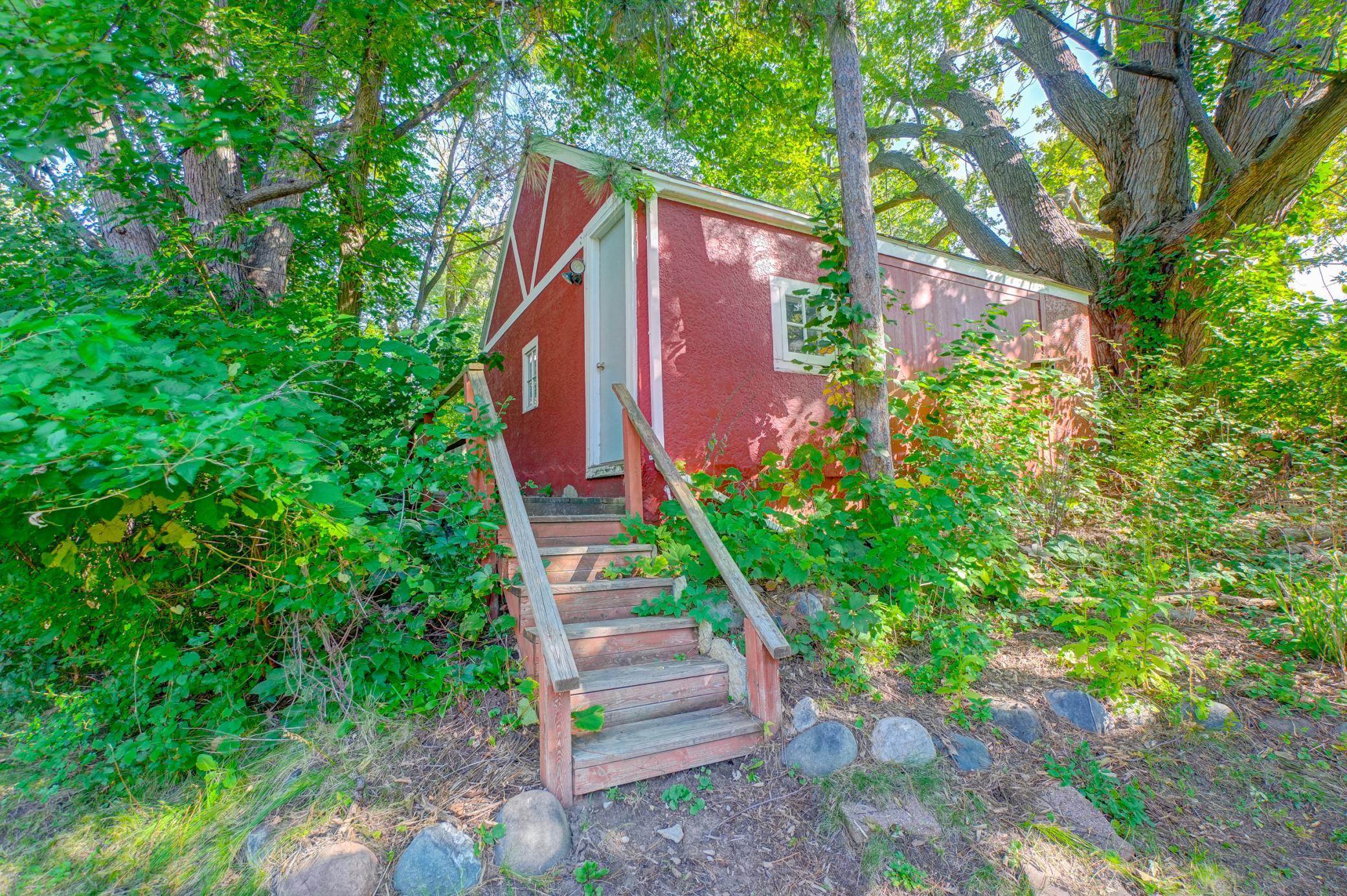 83 Dahlia Street