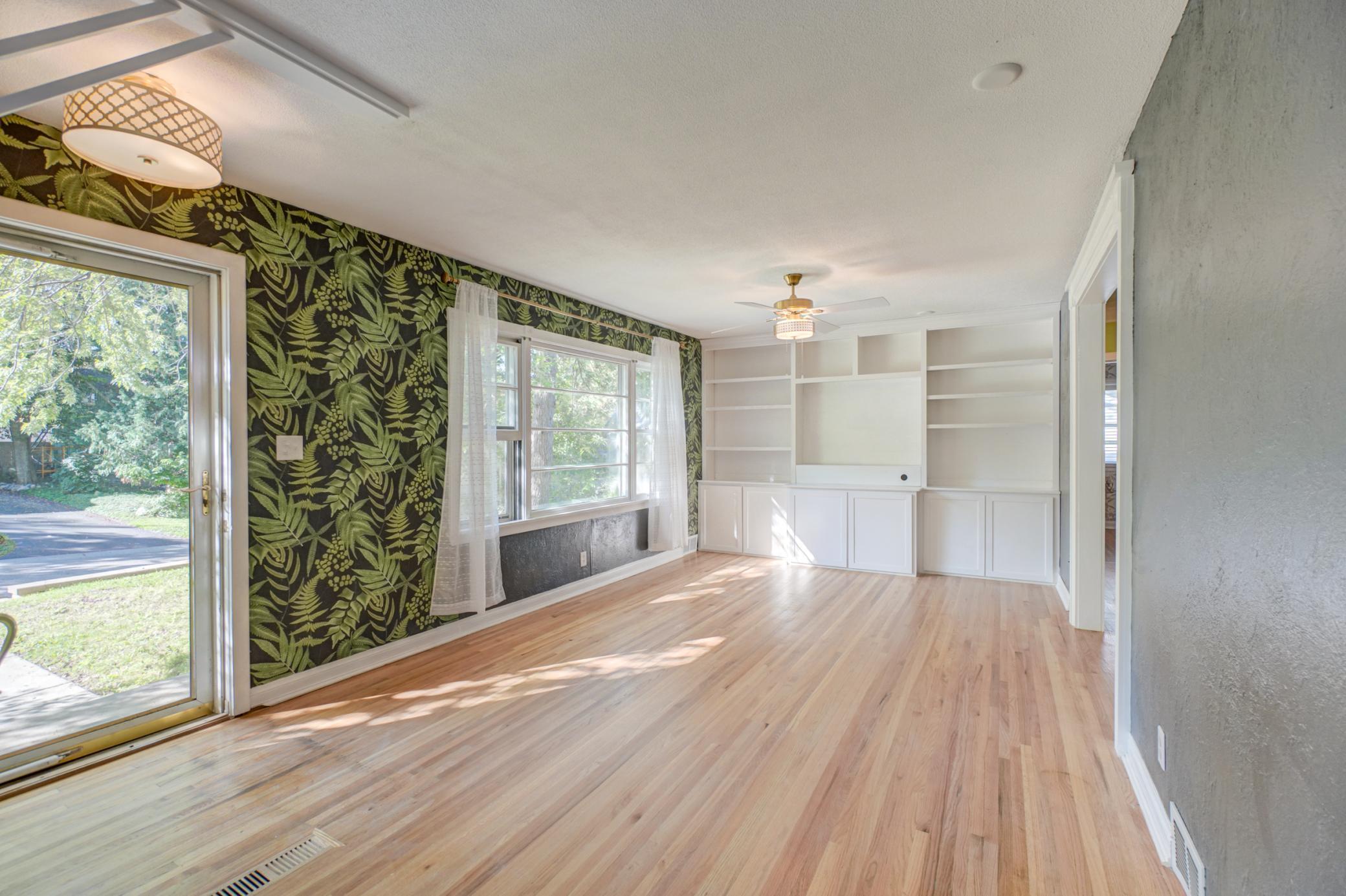 83 Dahlia Street