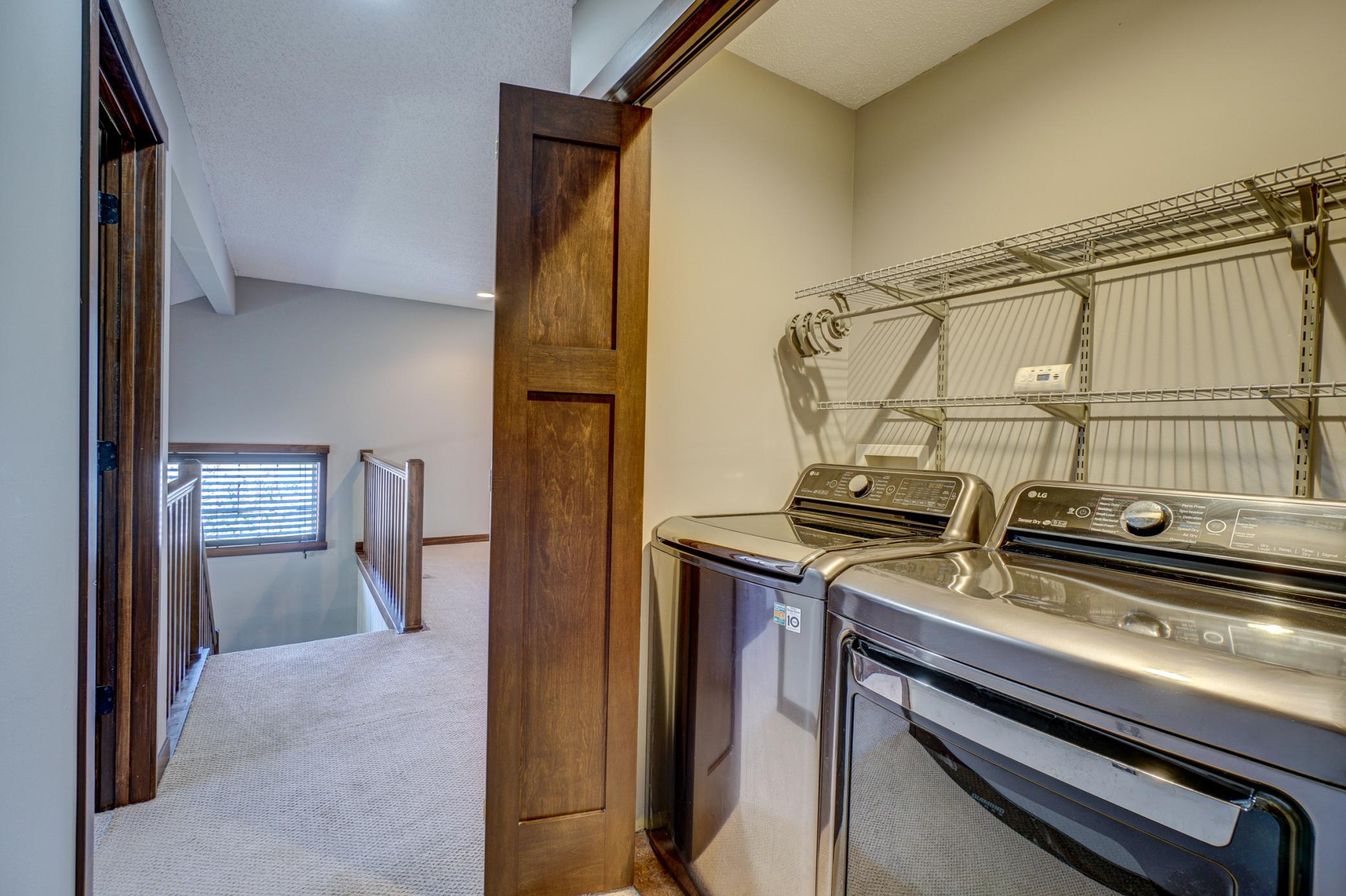 2437 Oakridge Circle