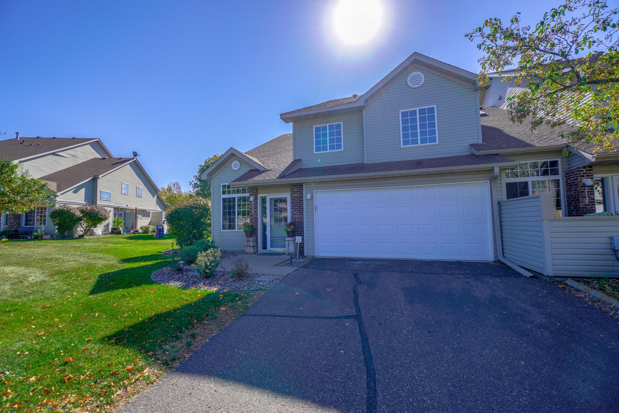 2437 Oakridge Circle