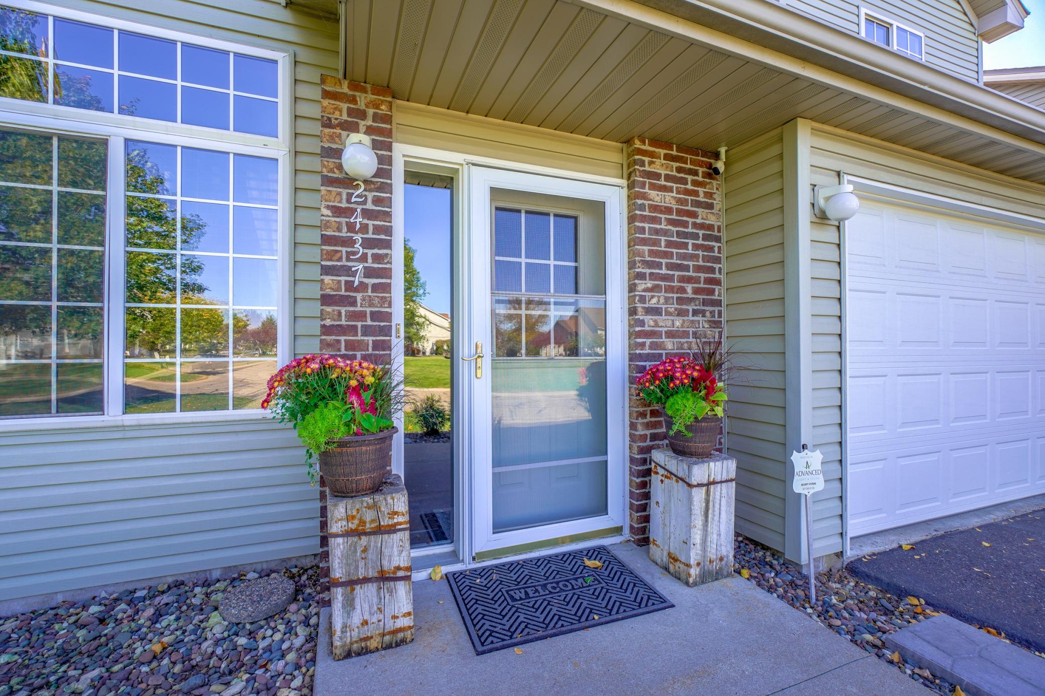 2437 Oakridge Circle
