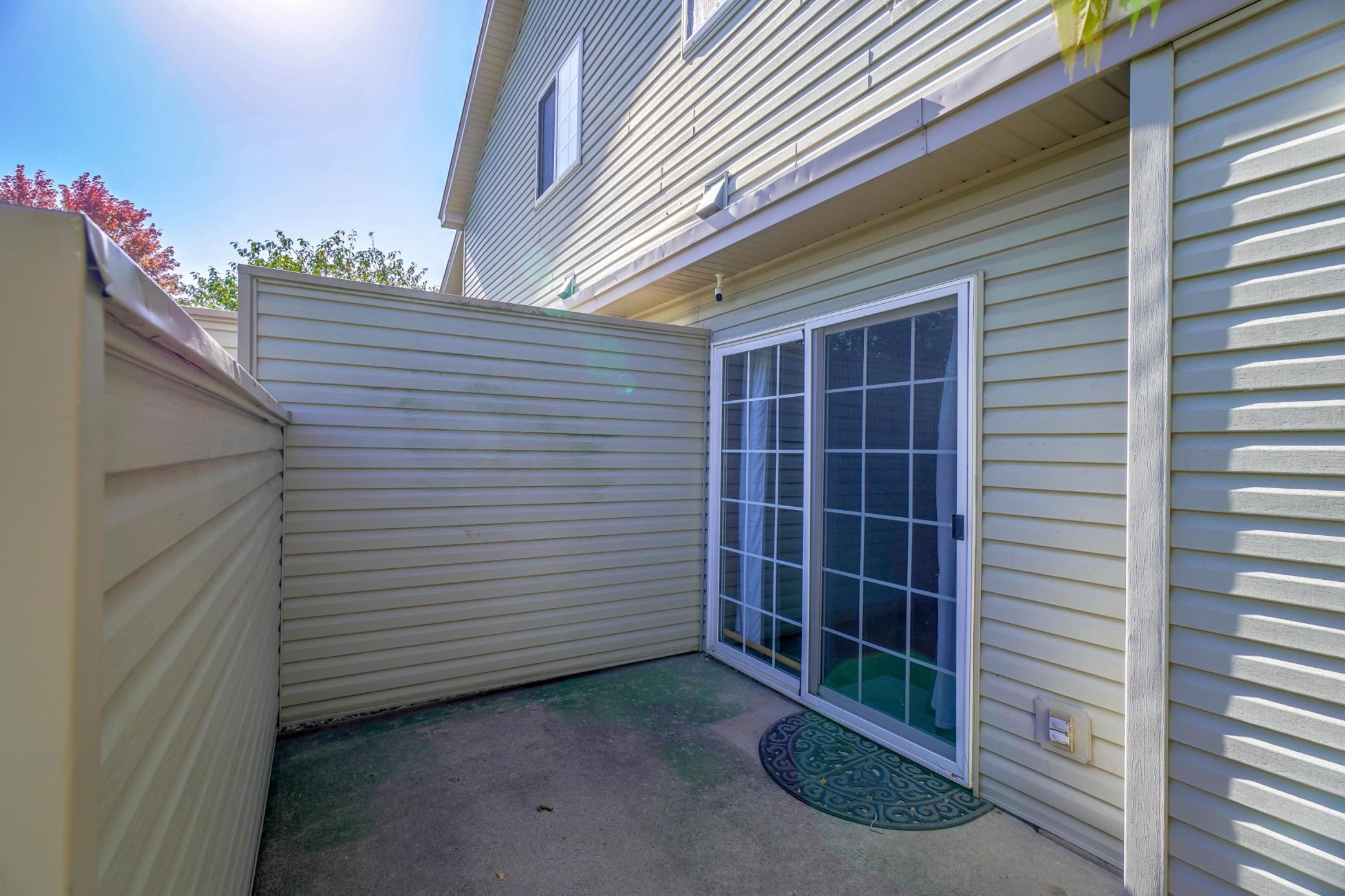 2437 Oakridge Circle