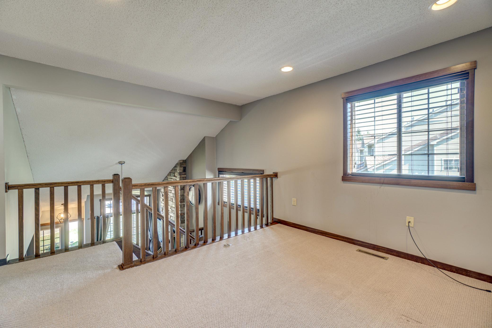 2437 Oakridge Circle