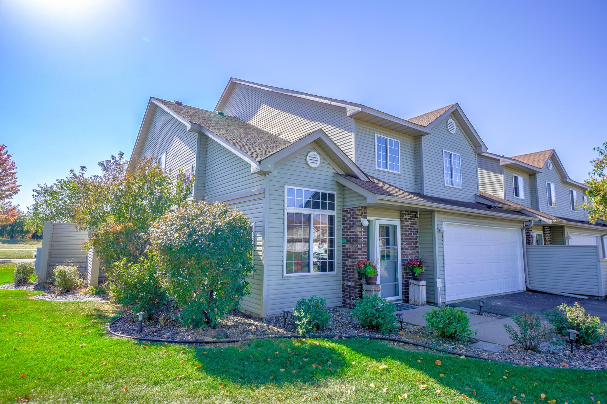 2437 Oakridge Circle