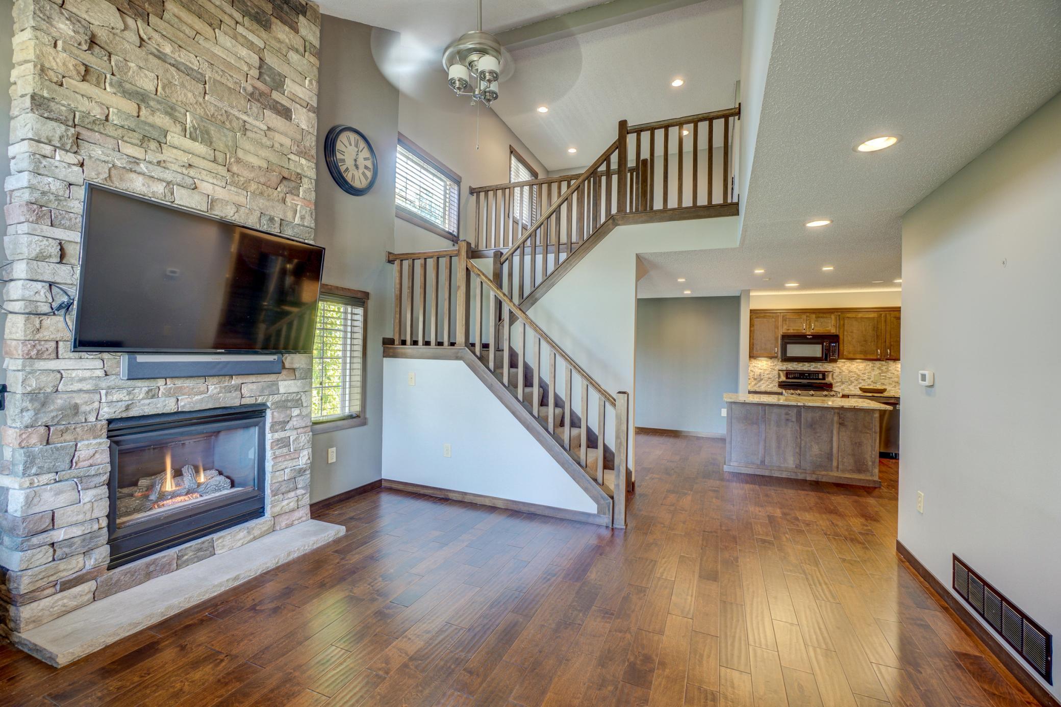 2437 Oakridge Circle