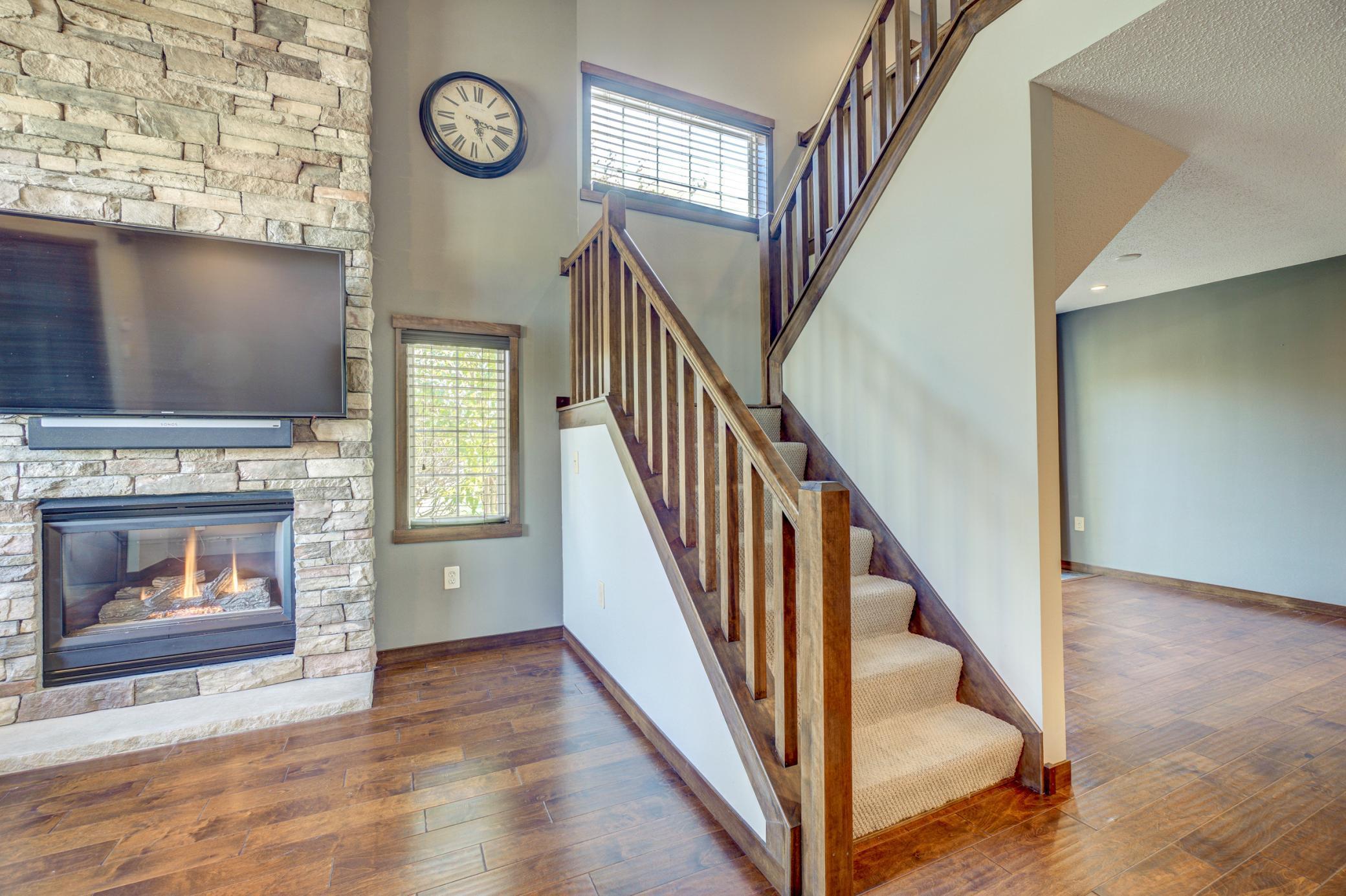2437 Oakridge Circle