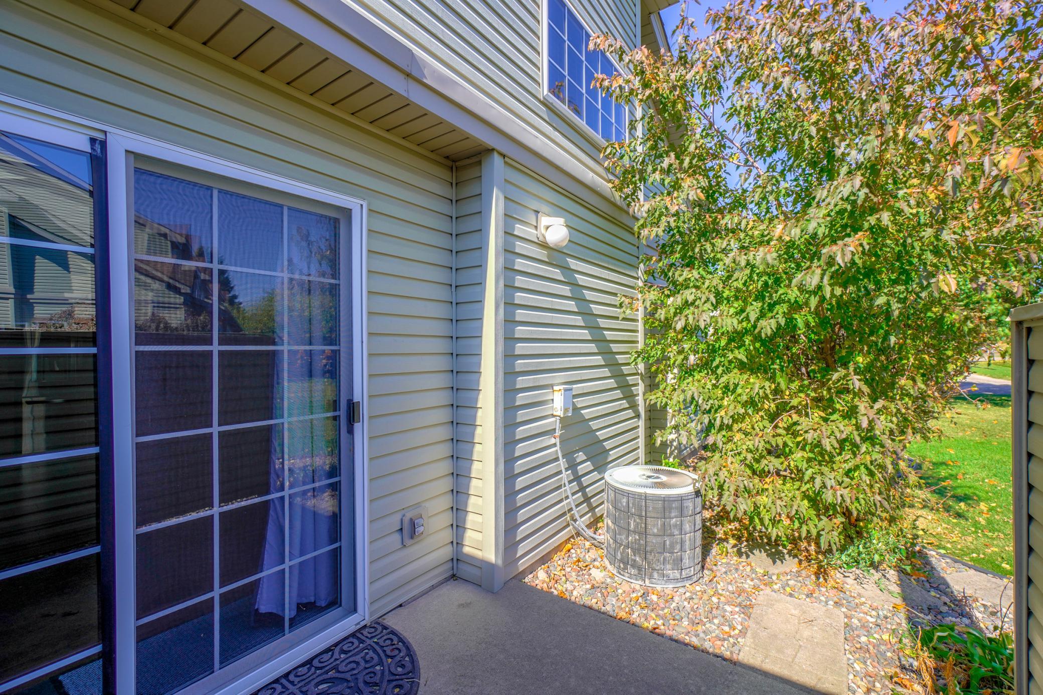2437 Oakridge Circle