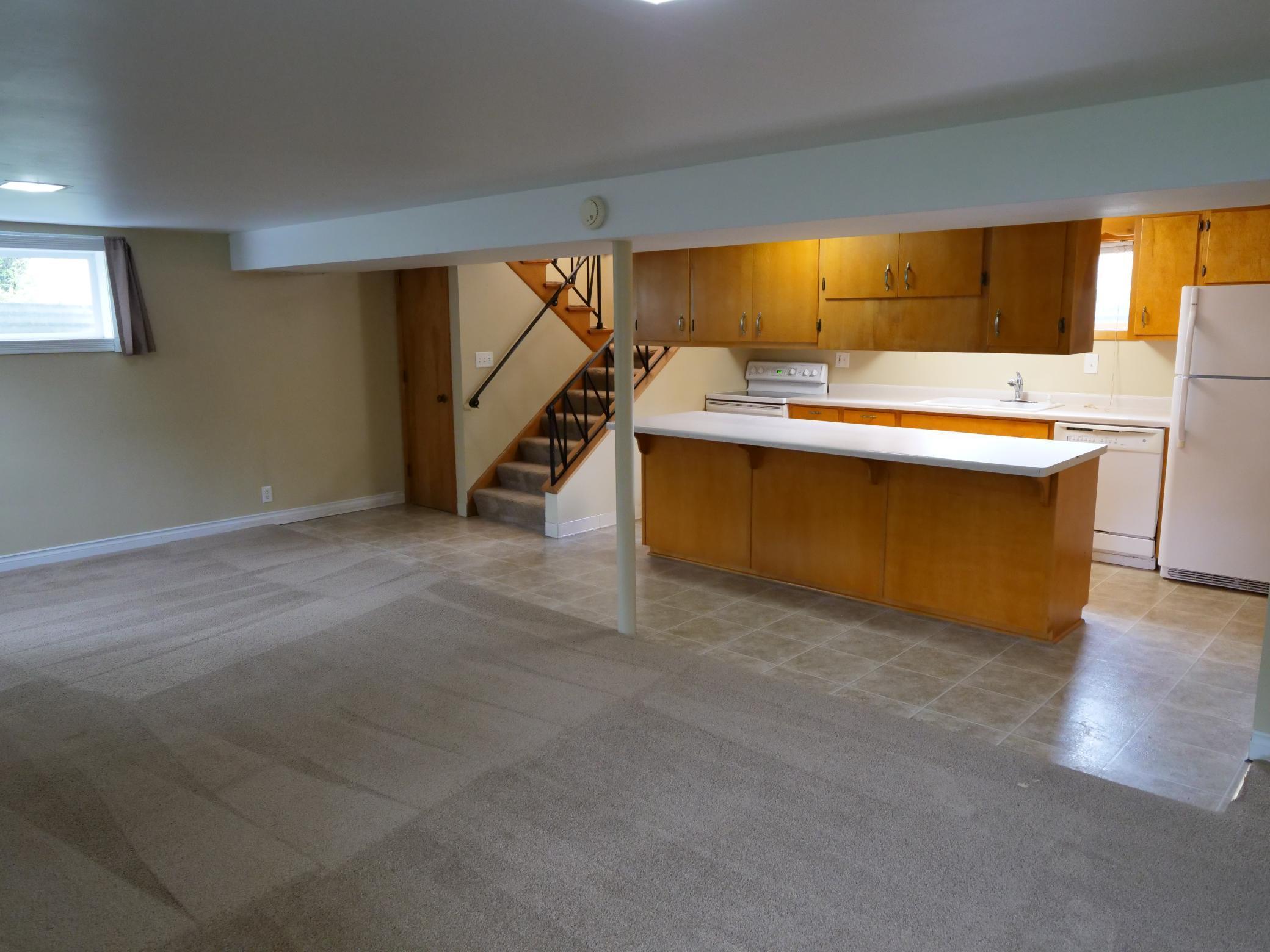 4847 Bloom Avenue