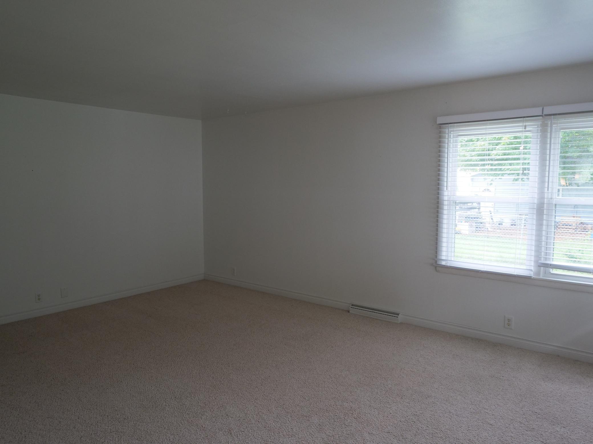 4847 Bloom Avenue