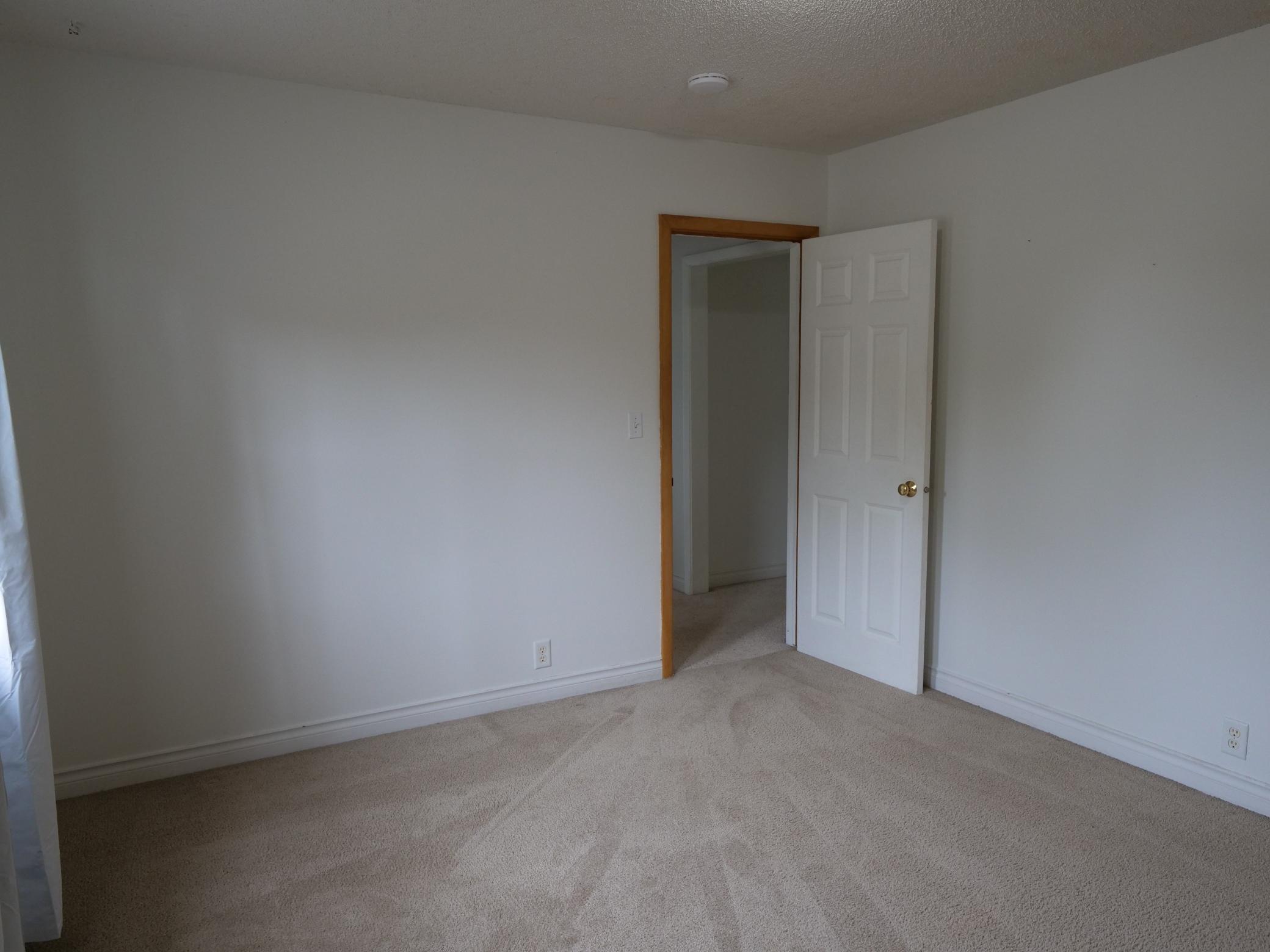 4847 Bloom Avenue