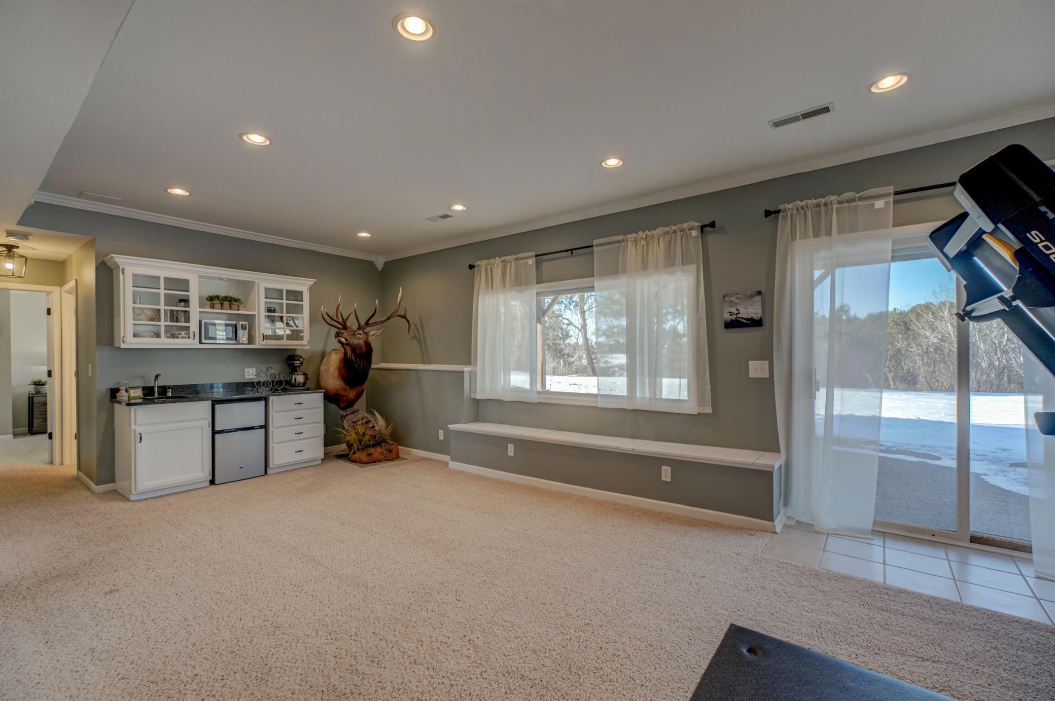 938 Waxon Lane
