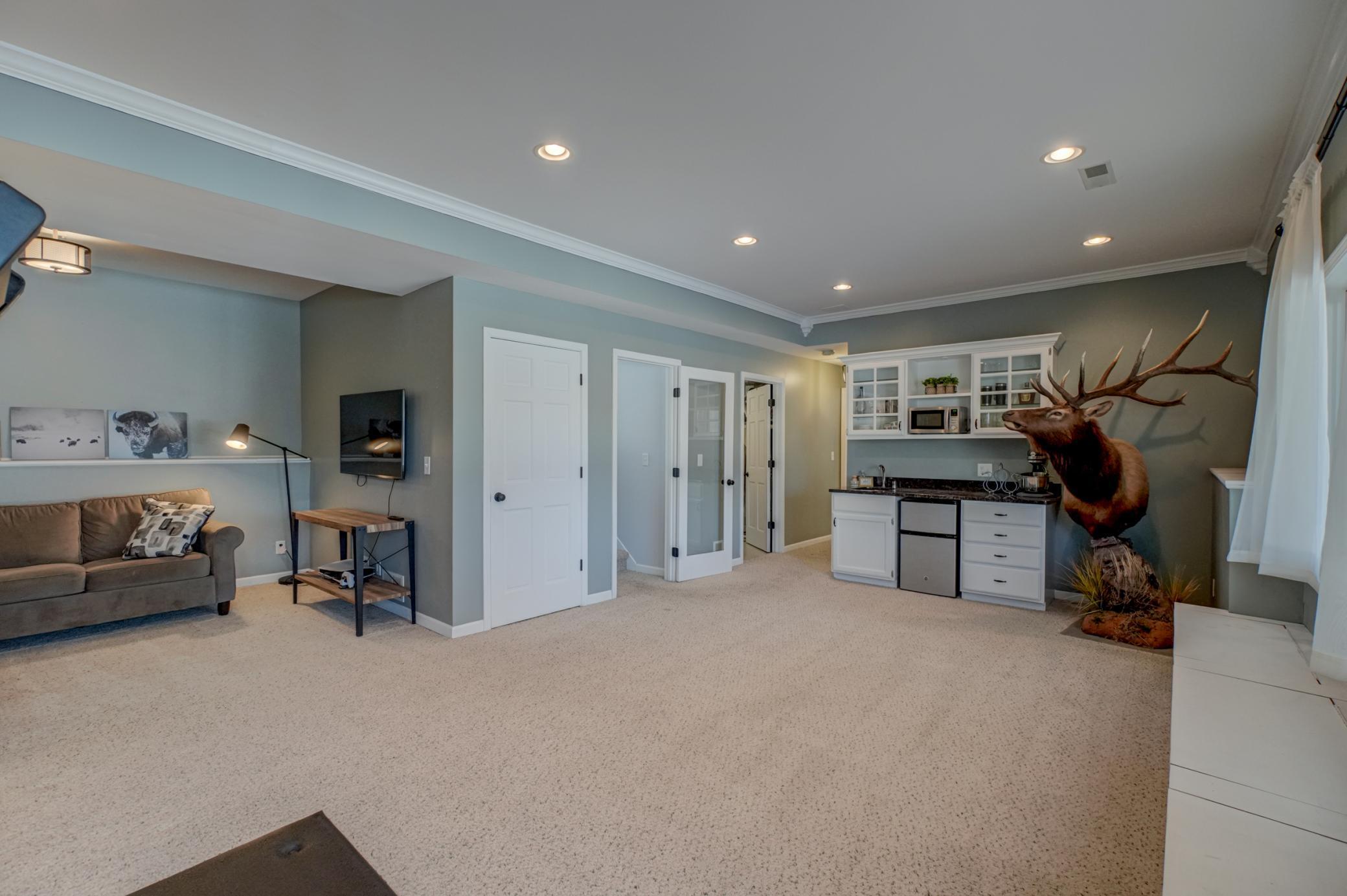 938 Waxon Lane