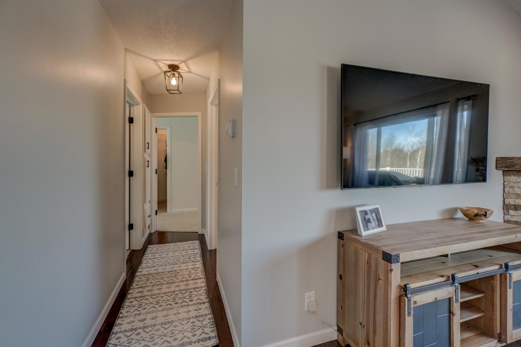 938 Waxon Lane