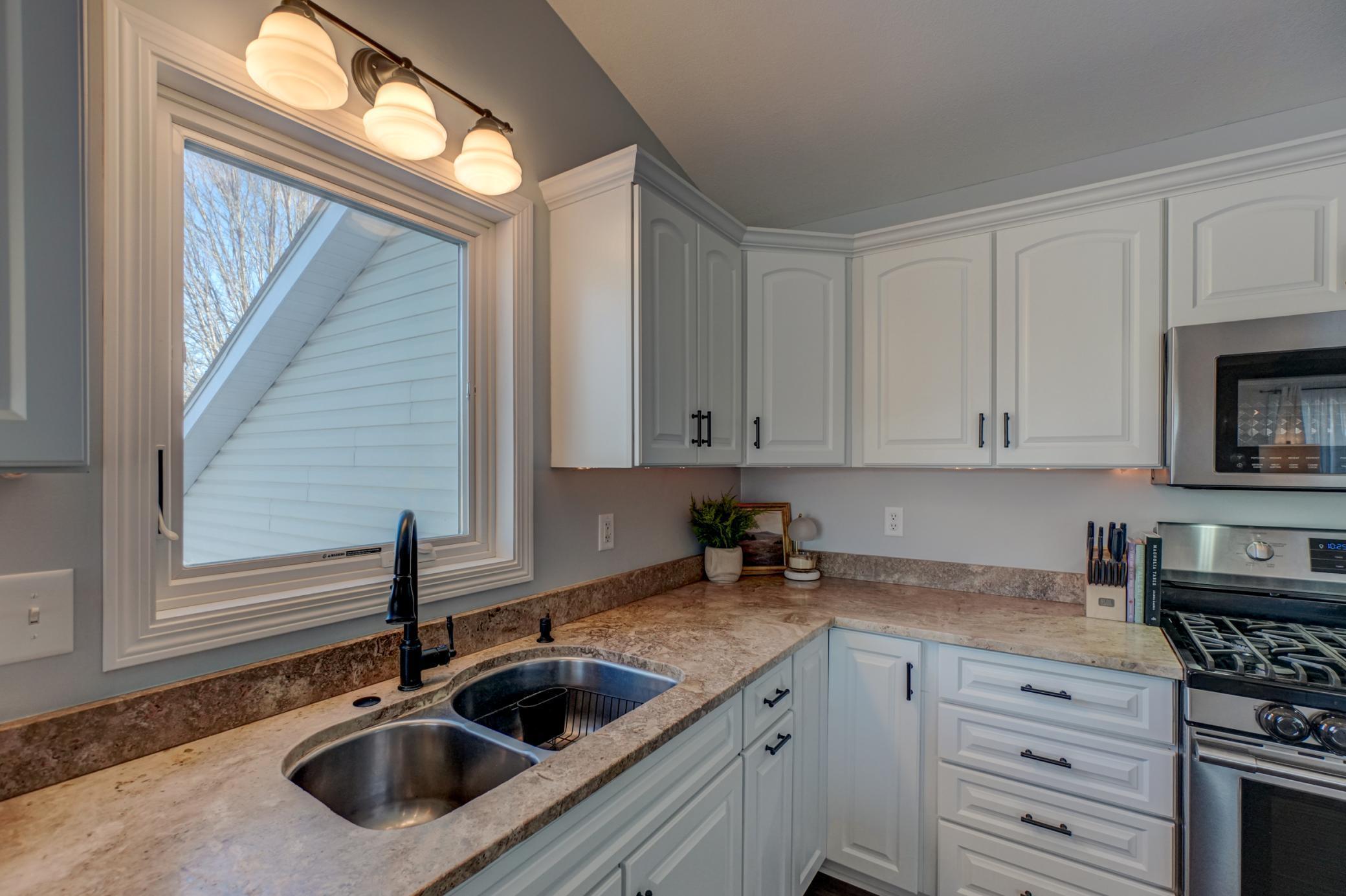 938 Waxon Lane