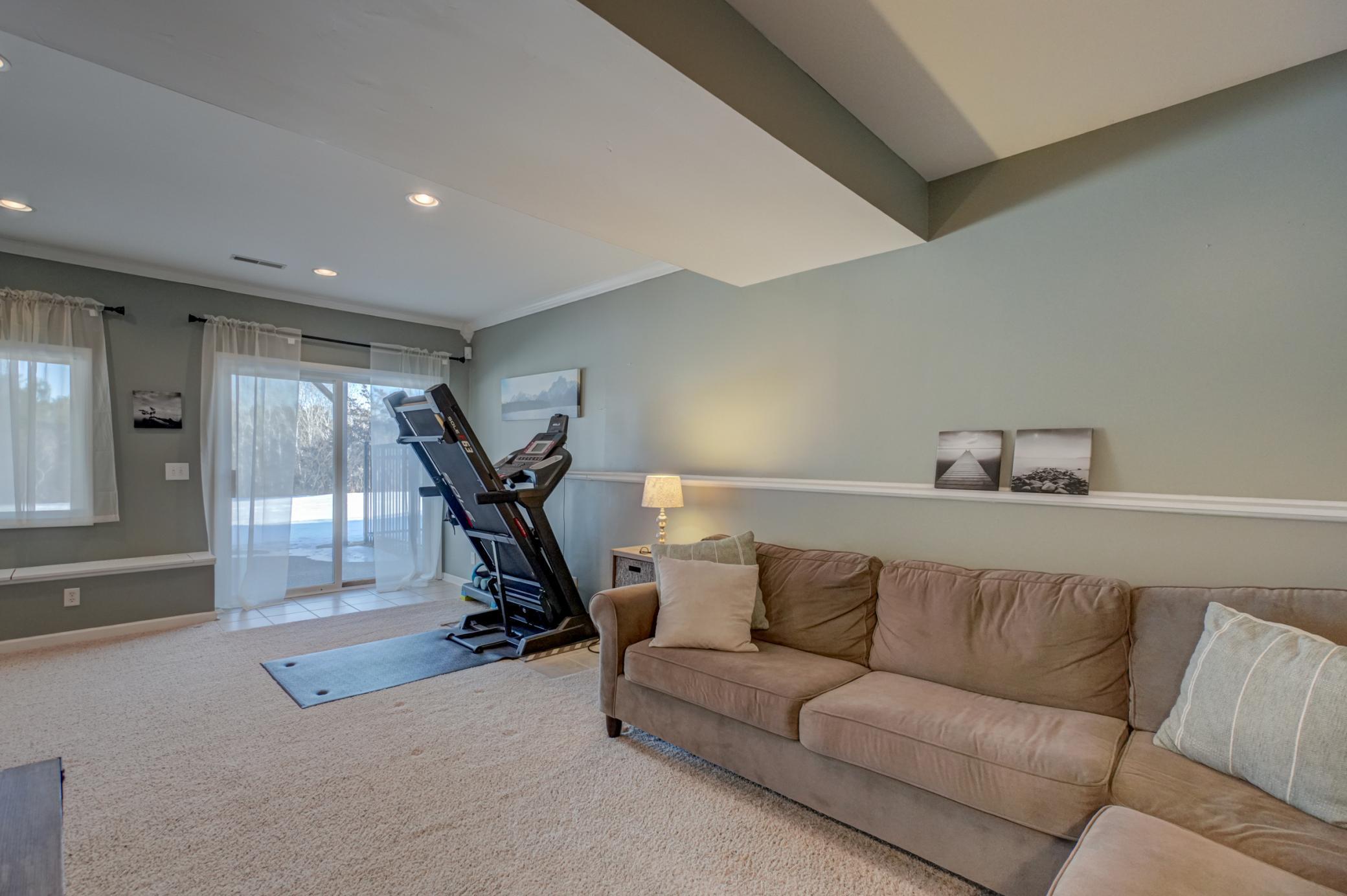 938 Waxon Lane