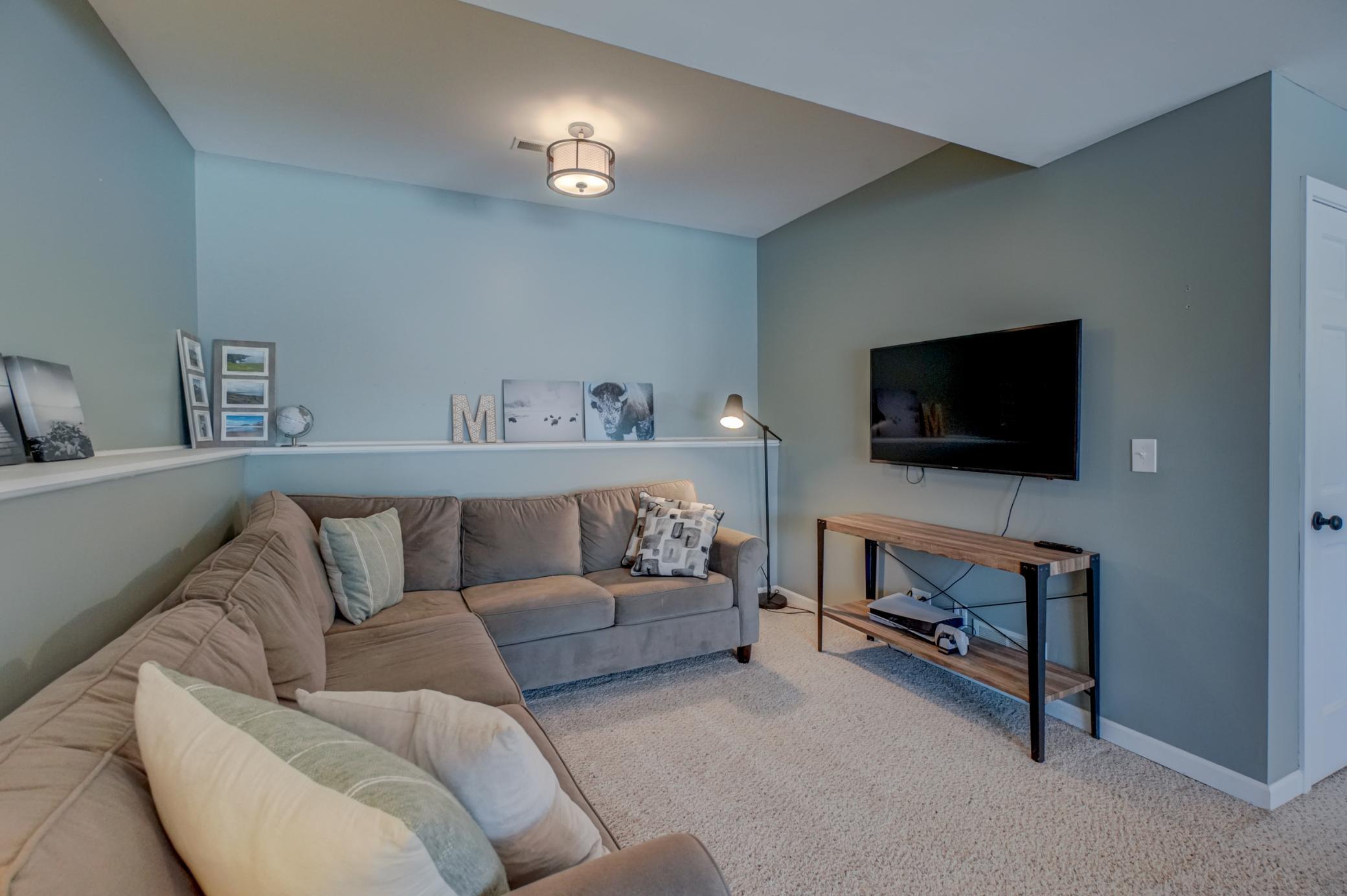 938 Waxon Lane