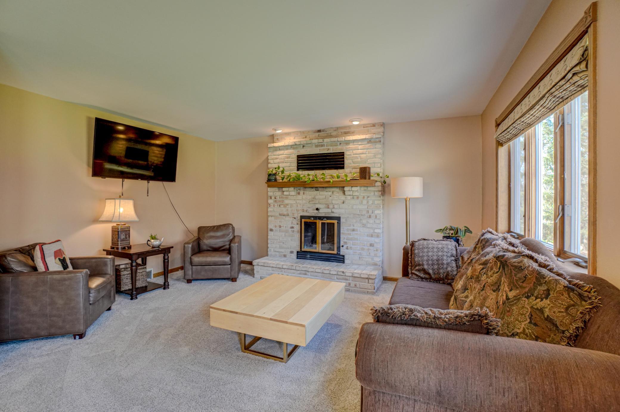 922 Ridge Pass