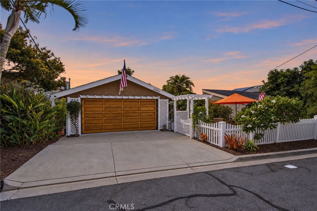 27056 Calle Juanita