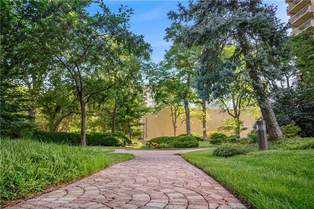 2525 Main Street Unit: 406