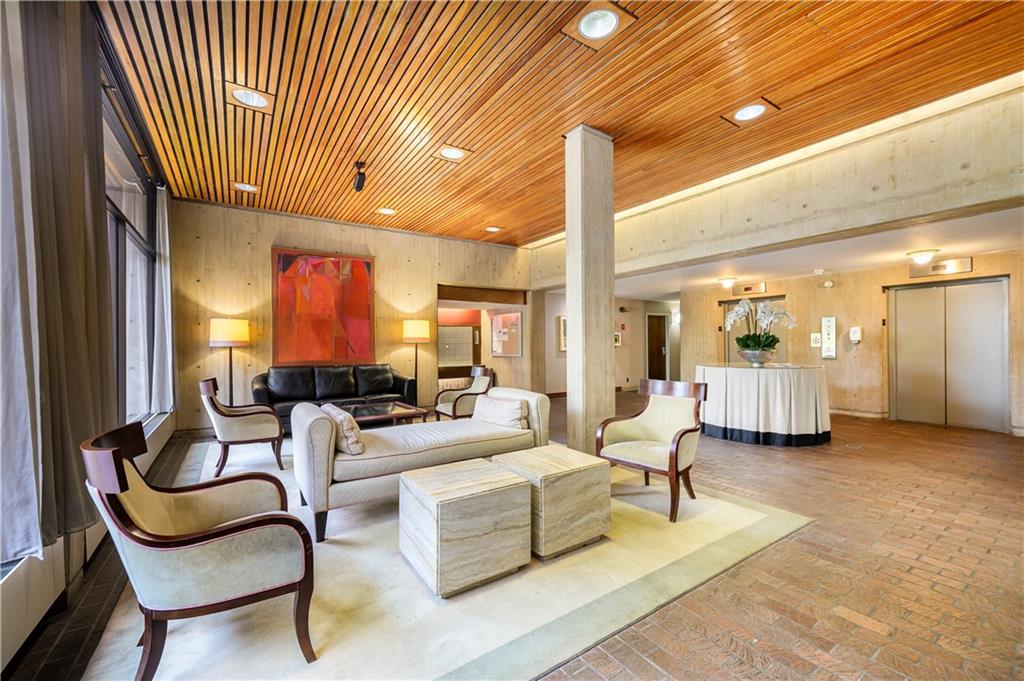 2525 Main Street Unit: 406