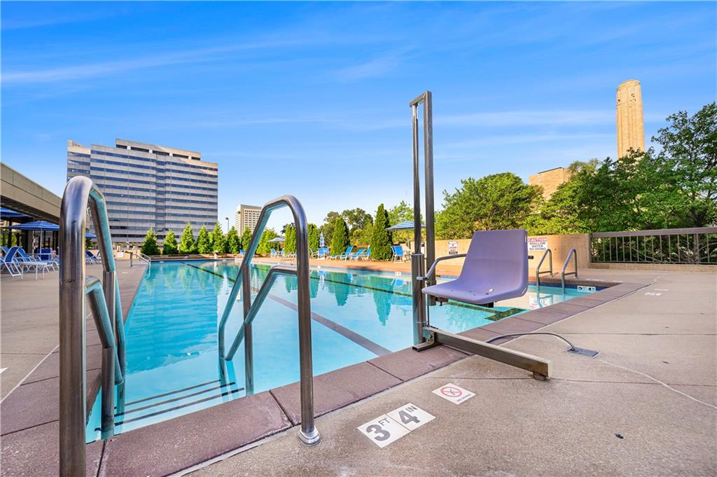 2525 Main Street Unit: 406