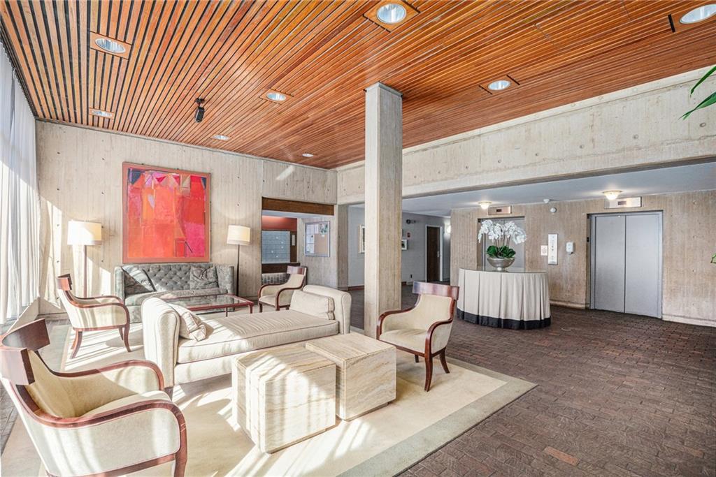 2525 Main Street Unit: 406