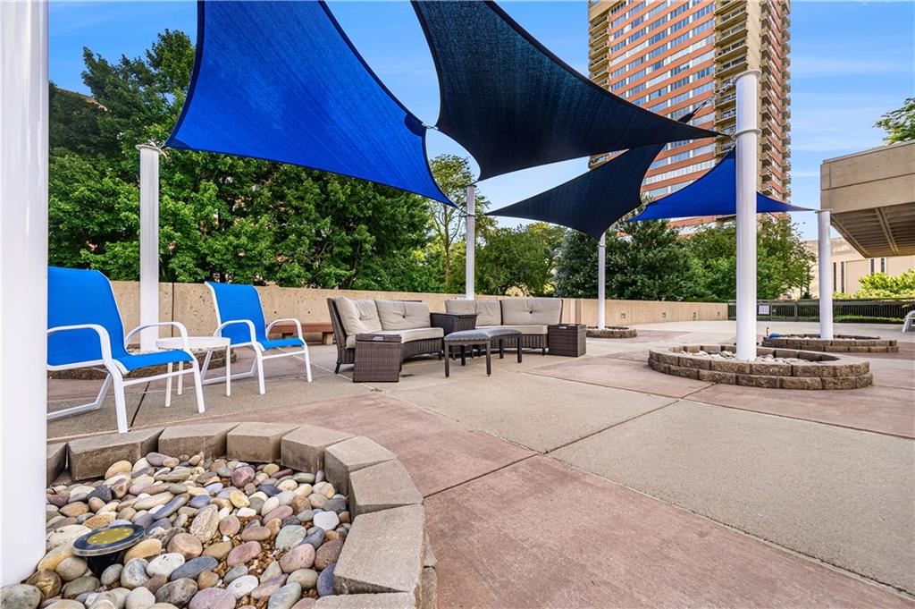 2525 Main Street Unit: 406