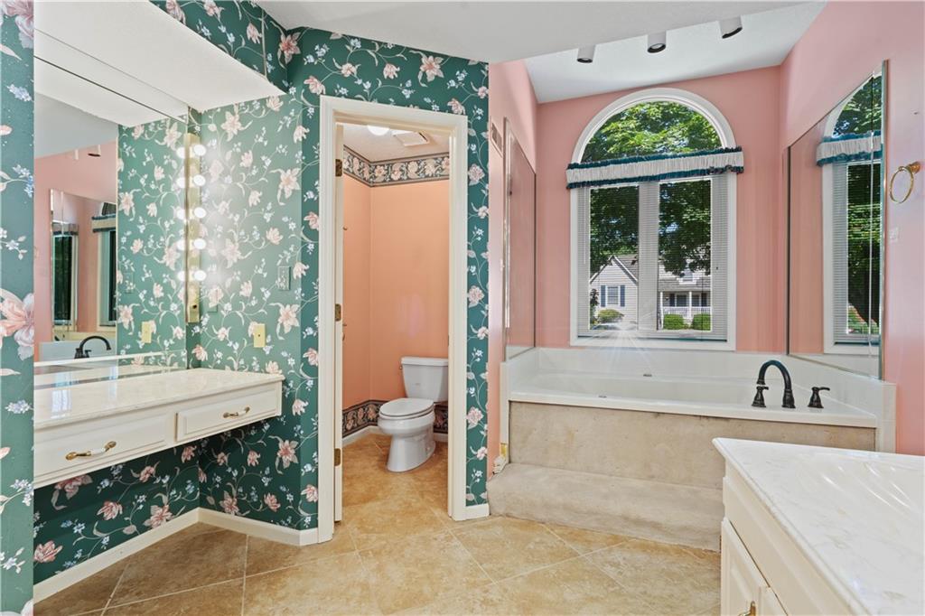 2020 NE Waterfield Drive