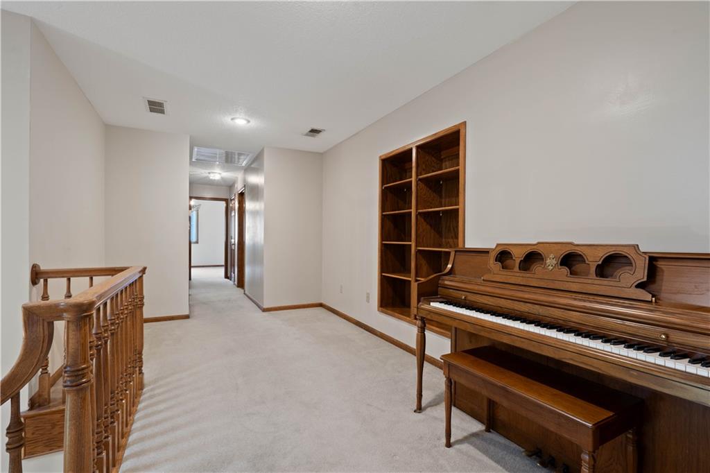 2020 NE Waterfield Drive