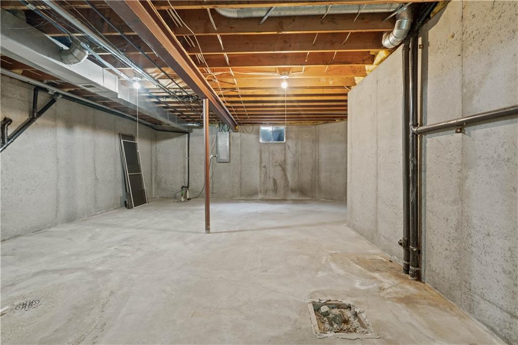 2020 NE Waterfield Drive