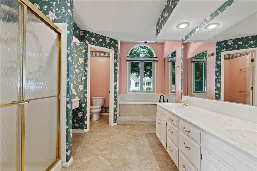 2020 NE Waterfield Drive