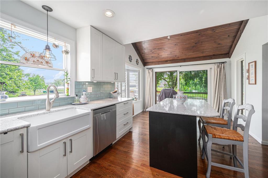 3920 SW Hidden Cove Drive