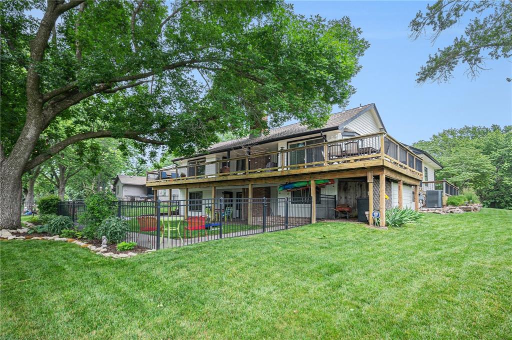 3920 SW Hidden Cove Drive