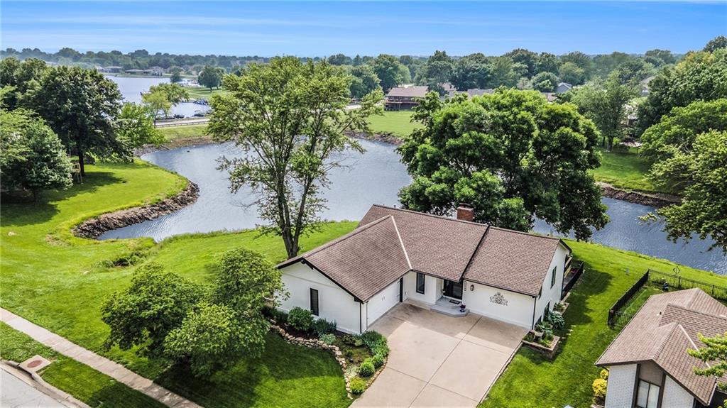 3920 SW Hidden Cove Drive