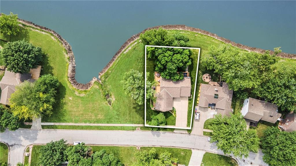 3920 SW Hidden Cove Drive