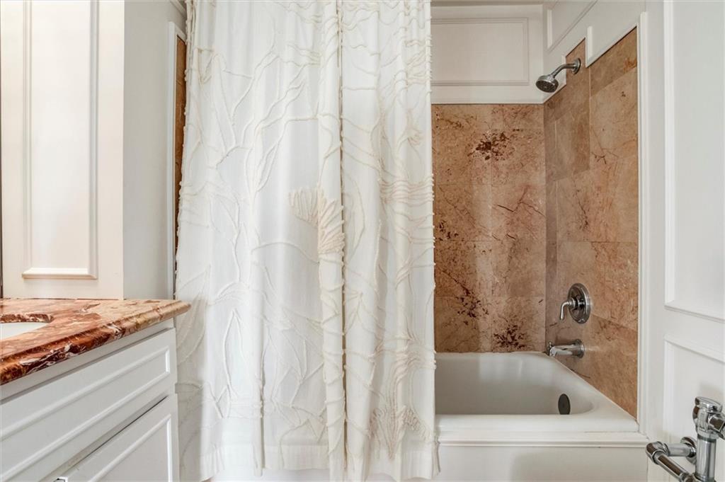 4618 Warwick Boulevard Unit: 7F