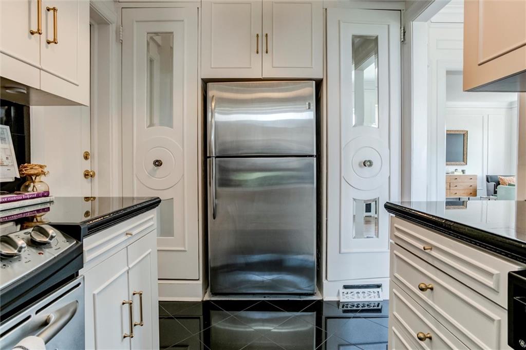 4618 Warwick Boulevard Unit: 7F